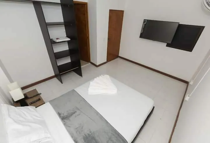 **  מדיין Hotel Plaza 33 קולומביה
